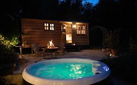 Luxury, Rural Shepherds Hut With Hot Tub Nr Bath